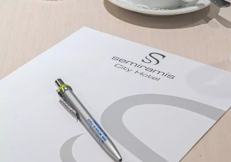 호텔 Semiramis City