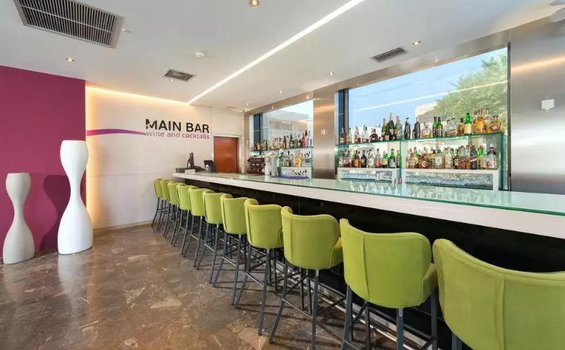 호텔 Semiramis City