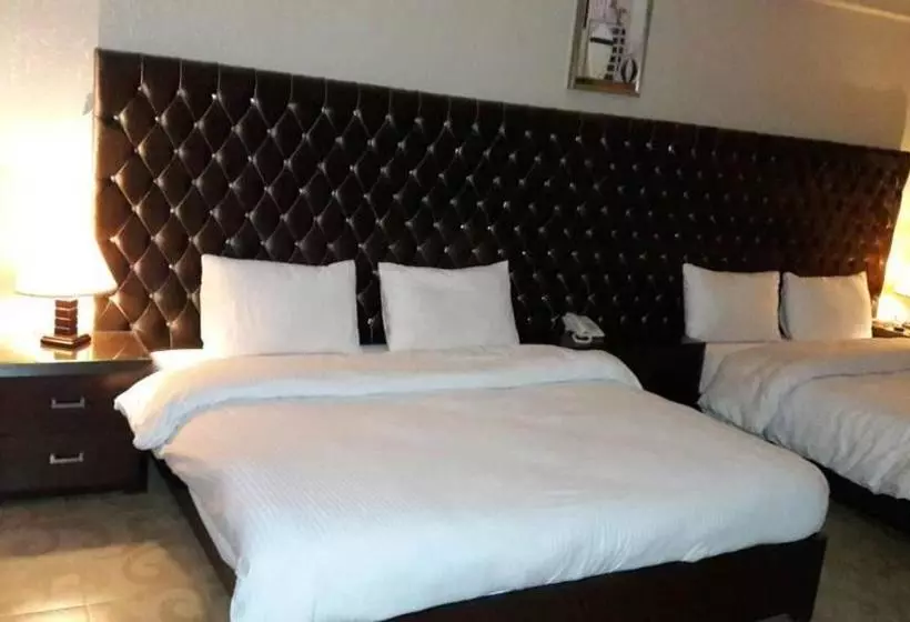 هتل Millennium Inn Naran
