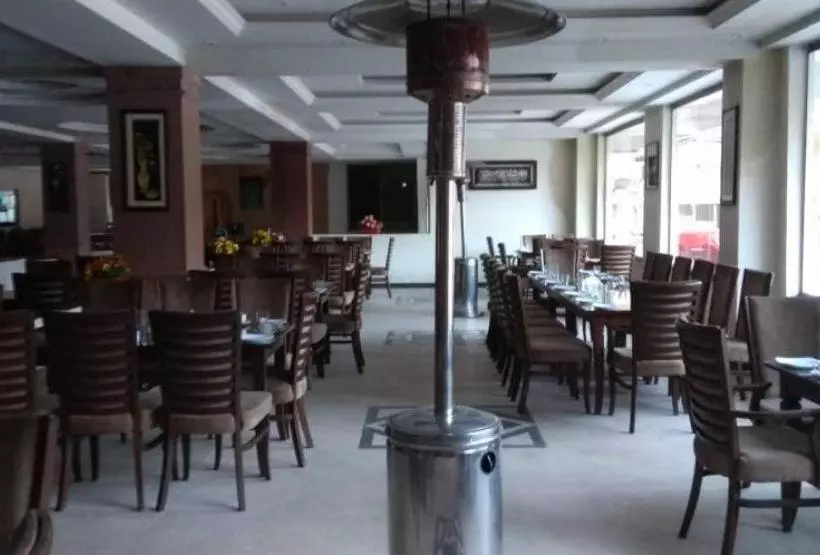 هتل Millennium Inn Naran