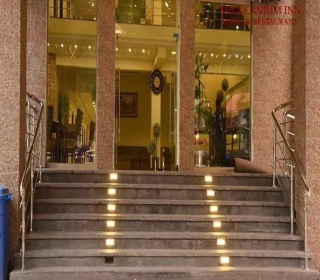 هتل Millennium Inn Naran