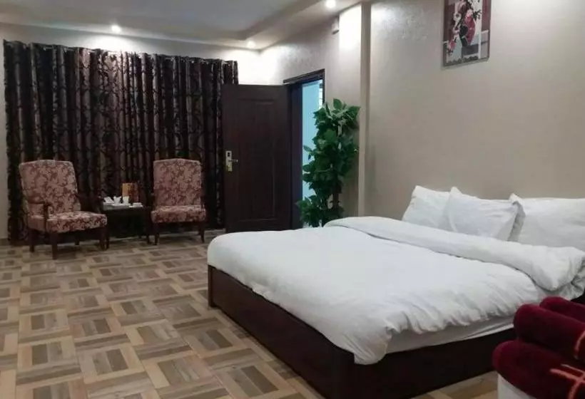 هتل Millennium Inn Naran
