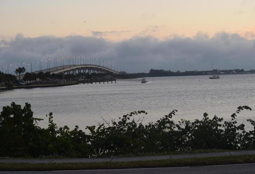 Jb Motel And Cottage