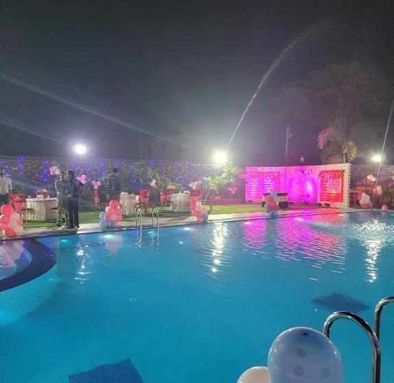 هتل Blue Diamond Resort &