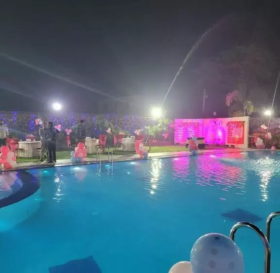 Hotelli Blue Diamond Resort &