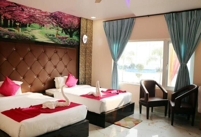 هتل Blue Diamond Resort &