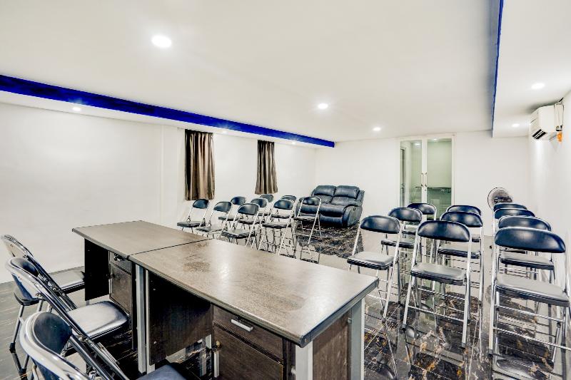 Hotel Collection O 90176 Lg Jember