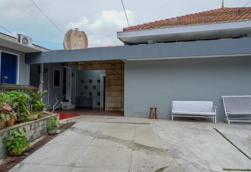 فندق Koolkost @ Jalan Cinde Raya Barat Semarang