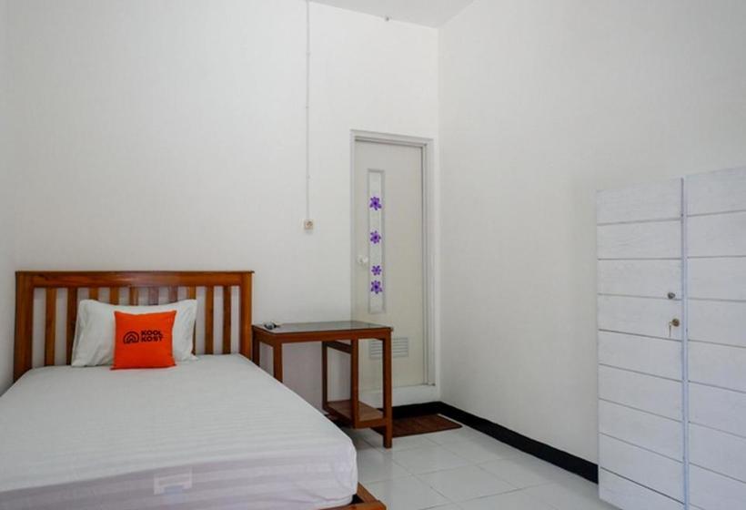 فندق Koolkost @ Jalan Cinde Raya Barat Semarang