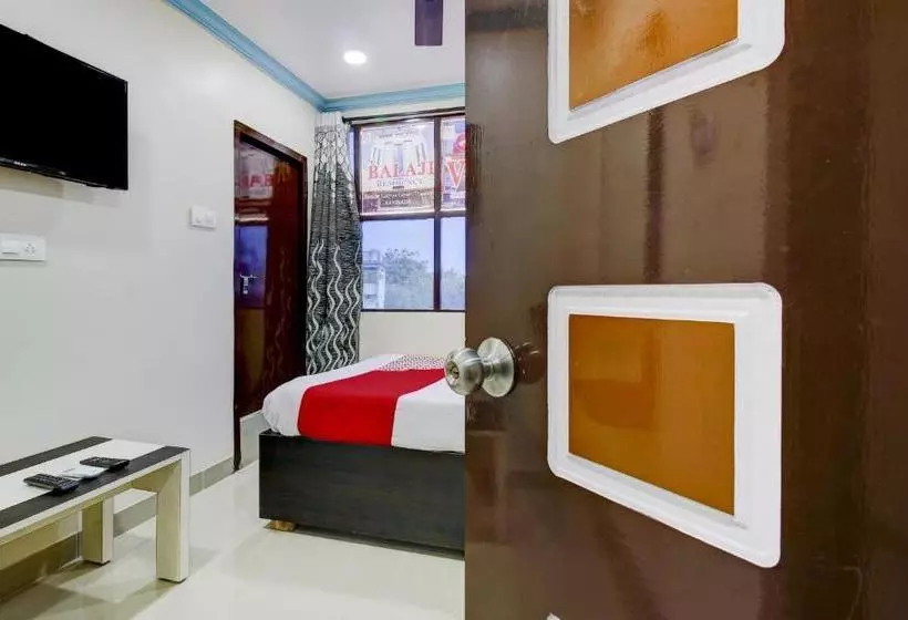 ホテル Oyo 77180 Sri Vasudha Residency