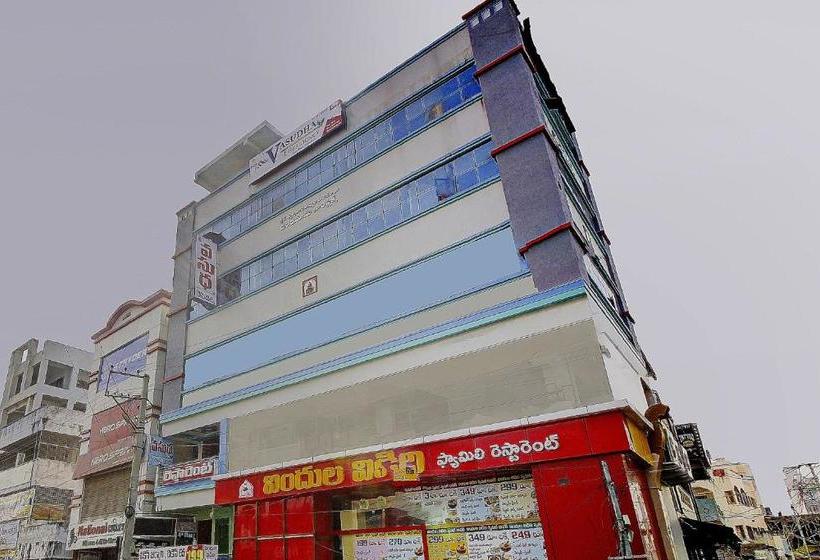 Отель Oyo 77180 Sri Vasudha Residency