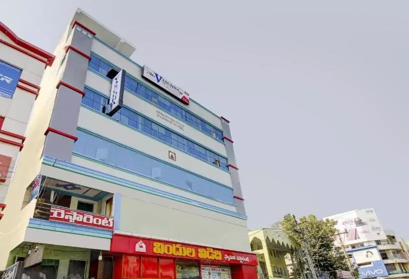 ホテル Oyo 77180 Sri Vasudha Residency