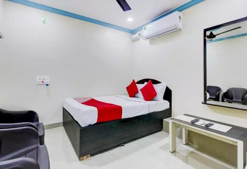 ホテル Oyo 77180 Sri Vasudha Residency