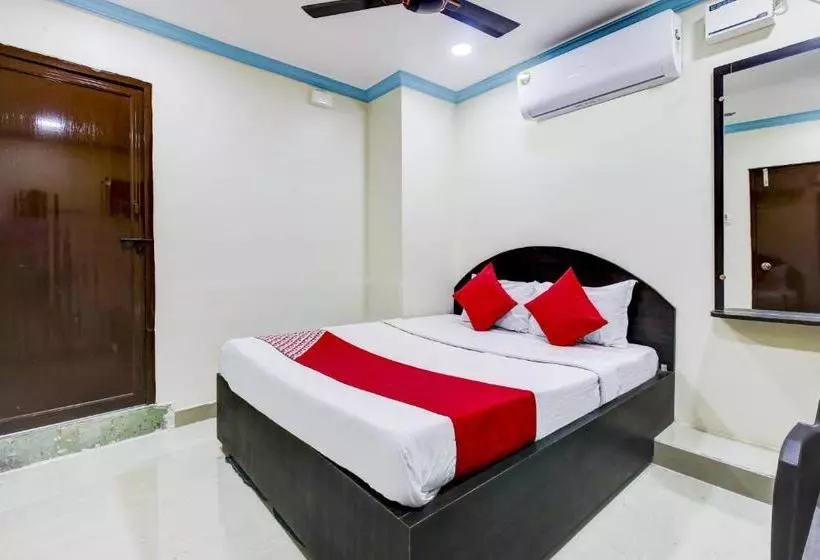 ホテル Oyo 77180 Sri Vasudha Residency