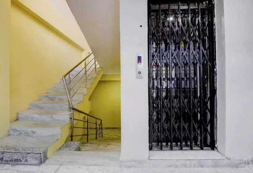 ホテル Oyo 77180 Sri Vasudha Residency