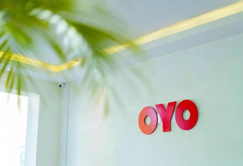 ホテル Oyo 77180 Sri Vasudha Residency
