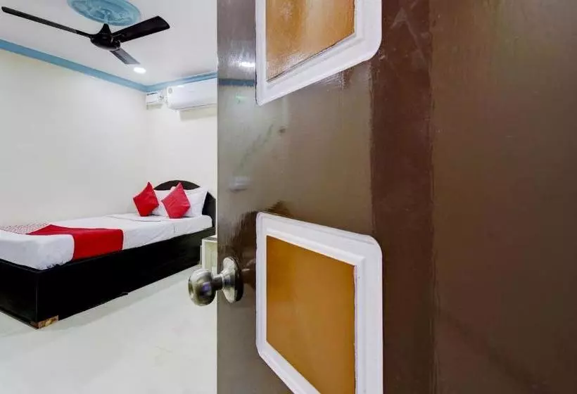 ホテル Oyo 77180 Sri Vasudha Residency
