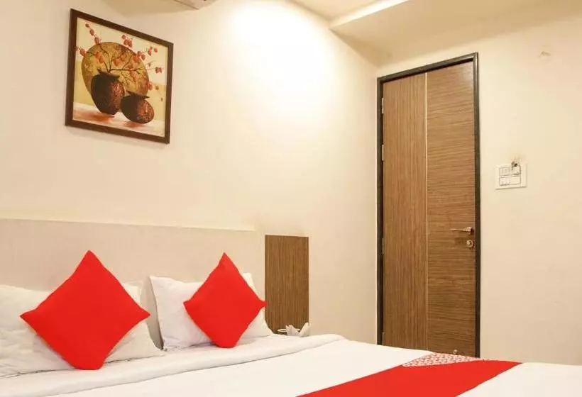 هتل Oyo 77228 Hgc Comfort Room S