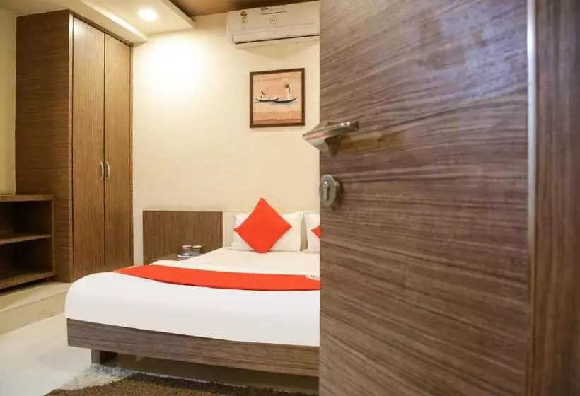 هتل Oyo 77228 Hgc Comfort Room S
