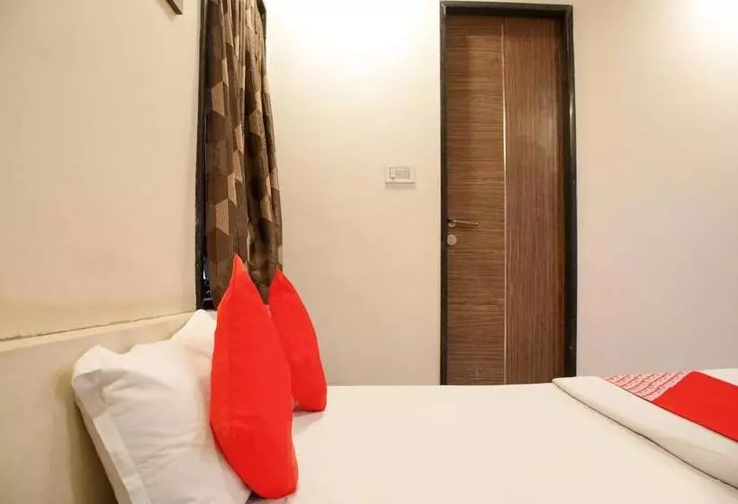 هتل Oyo 77228 Hgc Comfort Room S