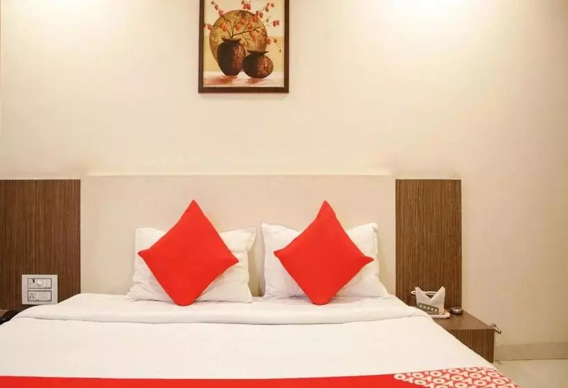 هتل Oyo 77228 Hgc Comfort Room S
