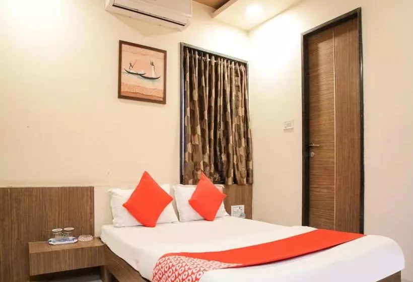 هتل Oyo 77228 Hgc Comfort Room S