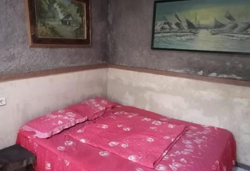 בית מלון כפרי Oyo 90197 Villa Bangau Ciloto