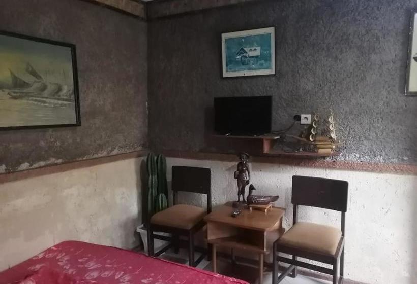 בית מלון כפרי Oyo 90197 Villa Bangau Ciloto