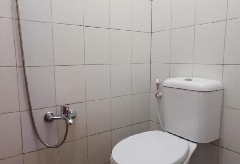 בית מלון כפרי Oyo 90197 Villa Bangau Ciloto