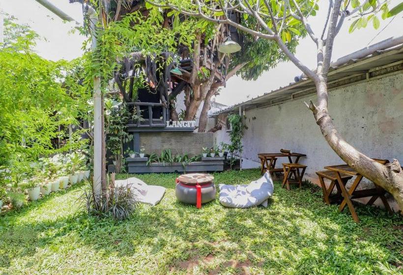 בית מלון כפרי Oyo 90197 Villa Bangau Ciloto