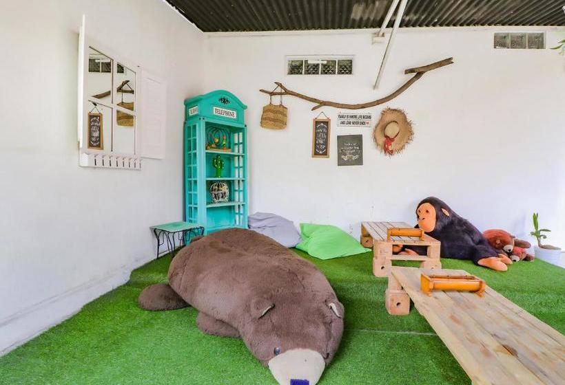 בית מלון כפרי Oyo 90197 Villa Bangau Ciloto