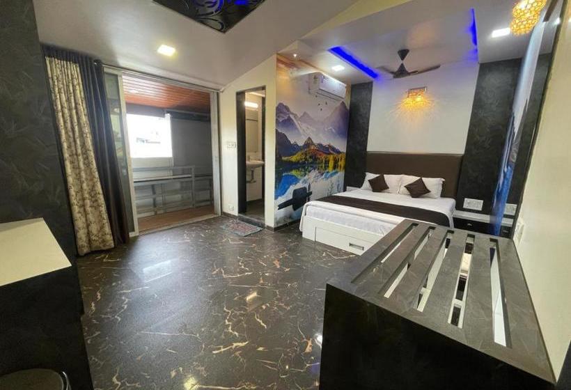 ホテル Panchgani Inn