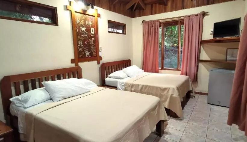 Hotelli Ritmo Tropical   Pool And Breakfast