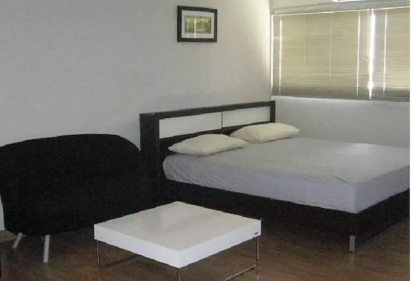 پانسیون Room In Bb   Dmk Don Mueang Airport Guest House