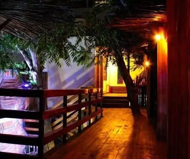 پانسیون Hostal Malakai Cabanas & Dorms