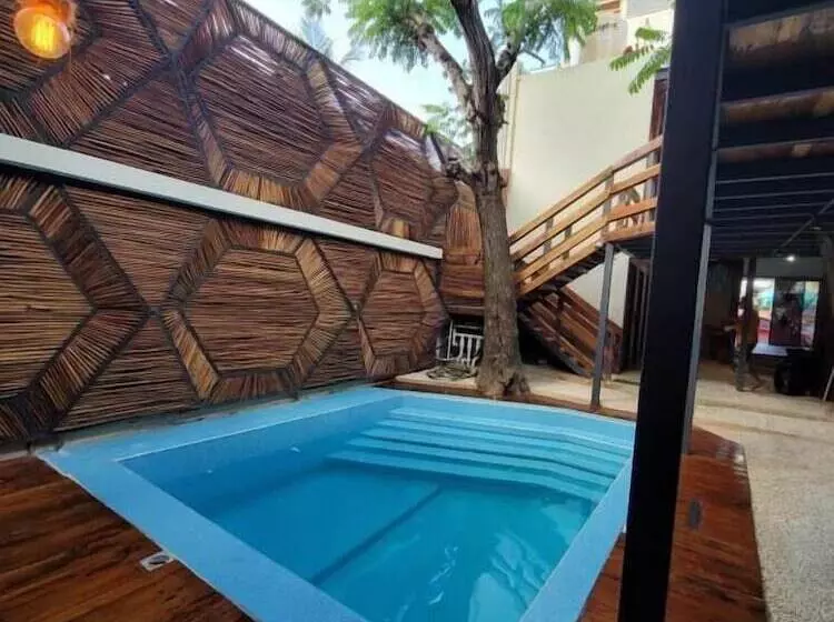 پانسیون Hostal Malakai Cabanas & Dorms