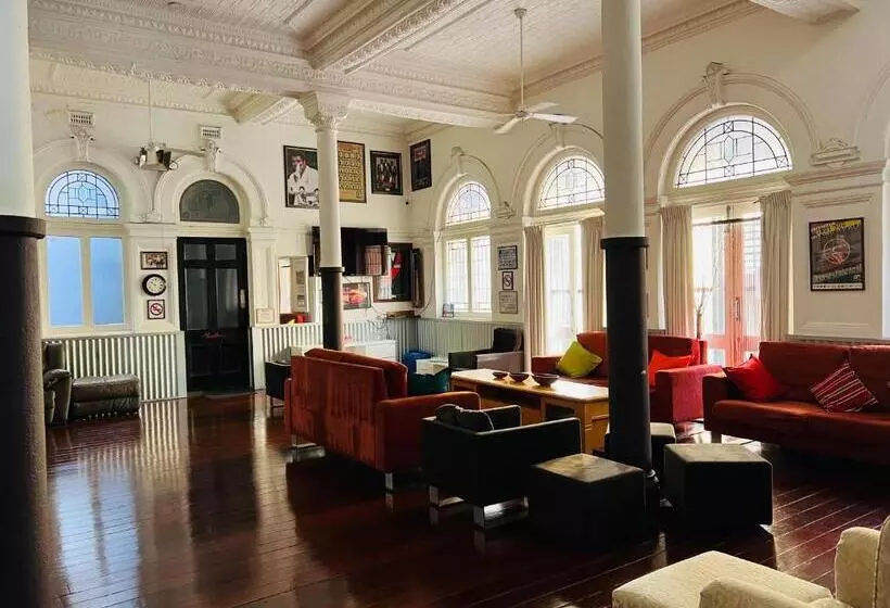 Wallaby Backpackers Hostel Perth   Note   Valid Passport Required To Check In