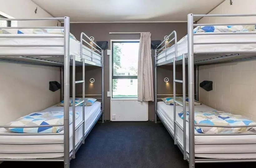 Wallaby Backpackers Hostel Perth   Note   Valid Passport Required To Check In