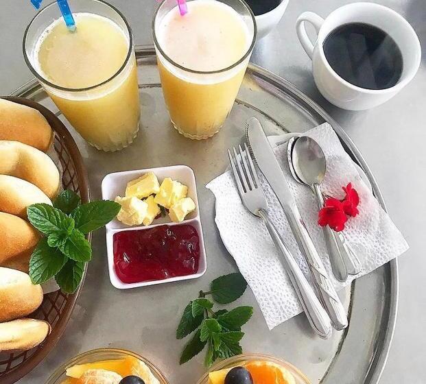 ユースホステル Surf House Chicama