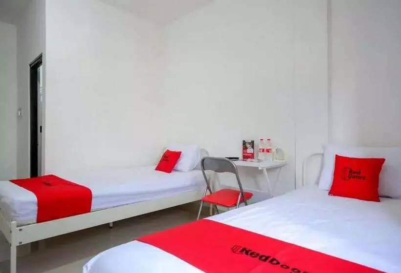 ホテル Reddoorz Syariah Near Universitas Jenderal Soedirman 2