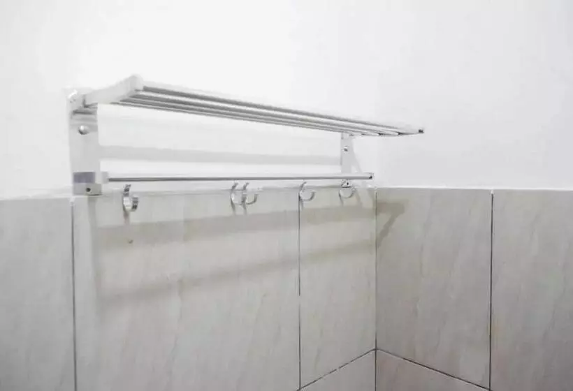 ホテル Reddoorz Syariah Near Universitas Jenderal Soedirman 2