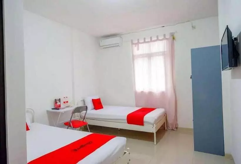 ホテル Reddoorz Syariah Near Universitas Jenderal Soedirman 2