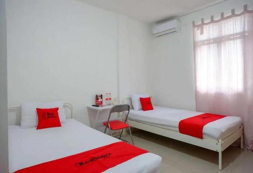 Hotel Reddoorz Syariah Near Universitas Jenderal Soedirman 2