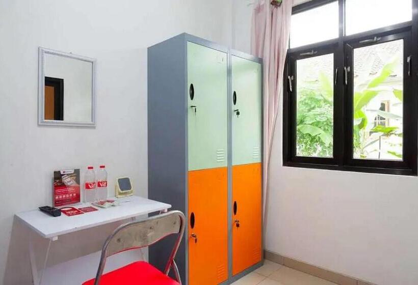 Hotel Reddoorz Syariah Near Universitas Jenderal Soedirman 2