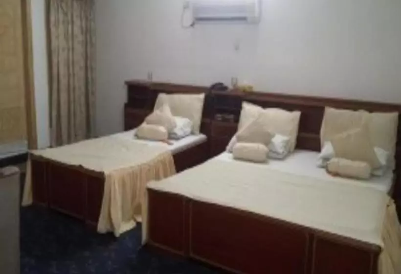 هتل Sandalbar Faisalabad