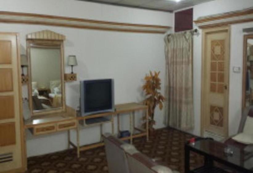 هتل Sandalbar  Faisalabad