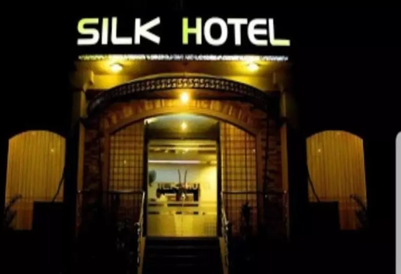 هتل Silk  Faisalabad