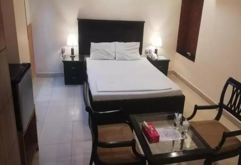 هتل Silk  Faisalabad