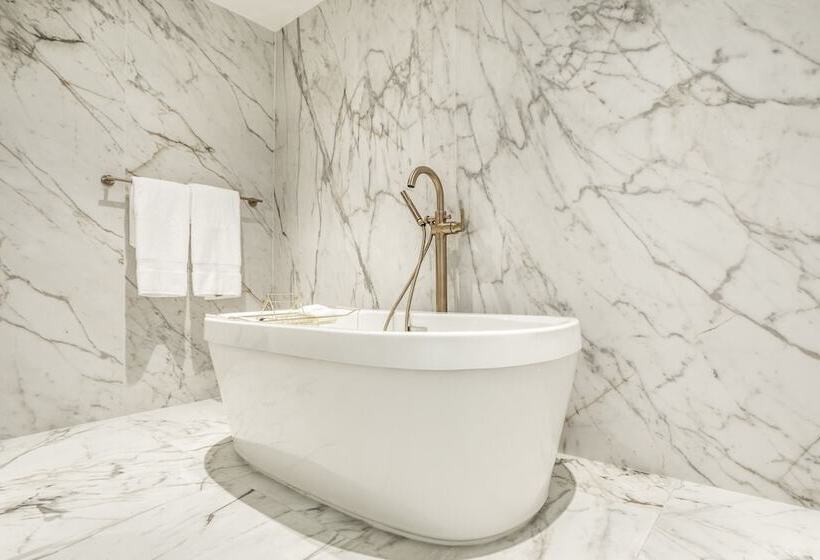 فندق Bottleworks