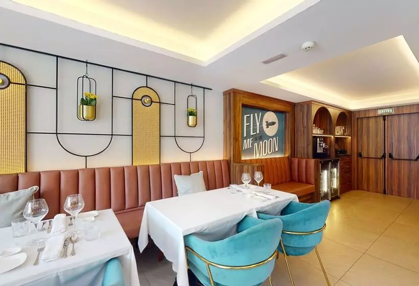 Nivia Born Boutique Hotel